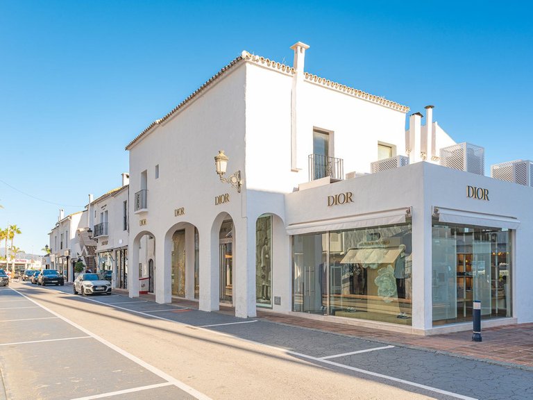 Apartment for Sale in Puerto Banús, Malaga 42