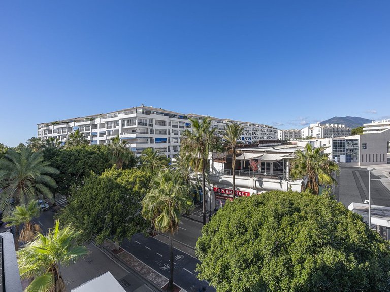 Apartment for Sale in Puerto Banús, Malaga 44