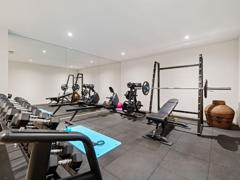 Villa for Sale in Nueva Andalucía, Malaga 30