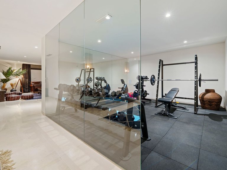 Villa for Sale in Nueva Andalucía, Malaga 31