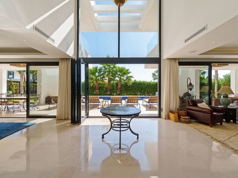 Villa for Sale in Nueva Andalucía, Malaga 7
