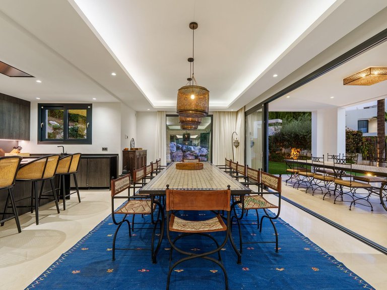 Villa for Sale in Nueva Andalucía, Malaga 9