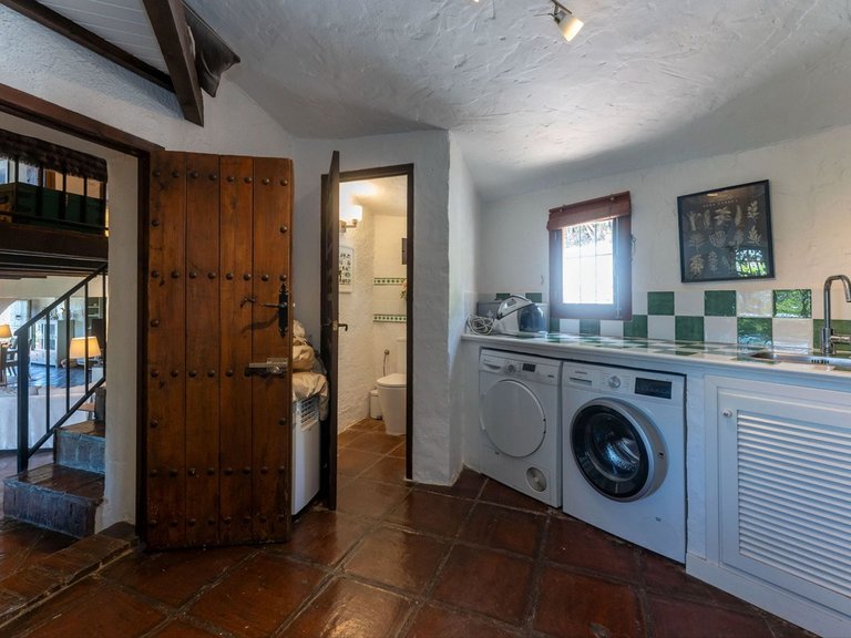 Villa for Sale in Alhaurín El Grande, Malaga 28