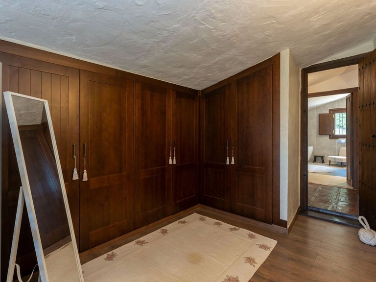 Villa for Sale in Alhaurín El Grande, Malaga 35