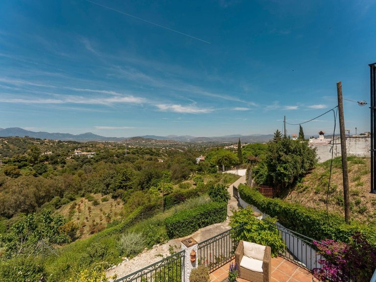 Villa for Sale in Alhaurín El Grande, Malaga 41