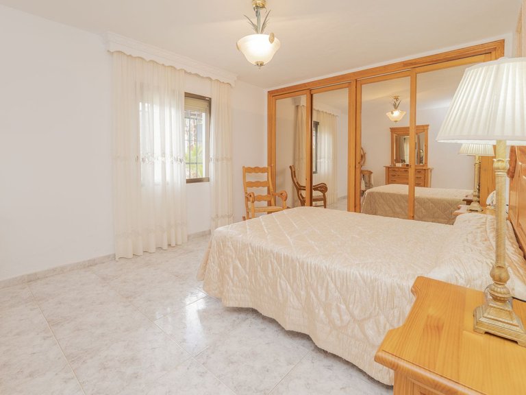 Villa for Sale in Las Chapas, Malaga 10