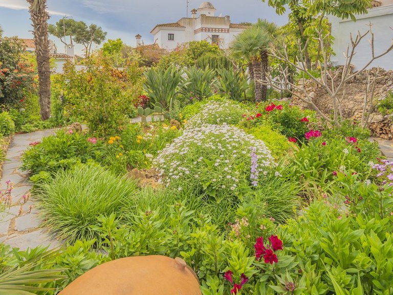 Villa for Sale in Las Chapas, Malaga 12
