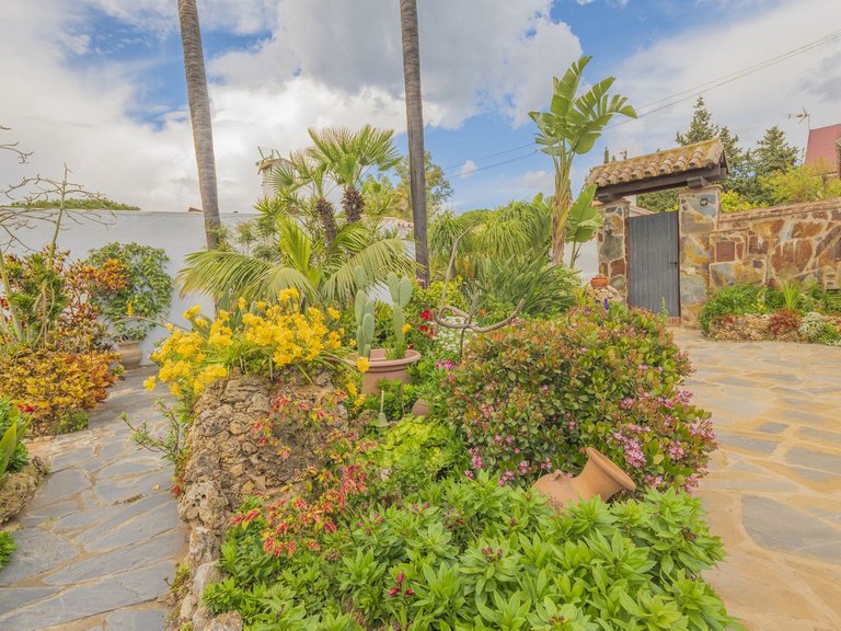 Villa for Sale in Las Chapas, Malaga 13