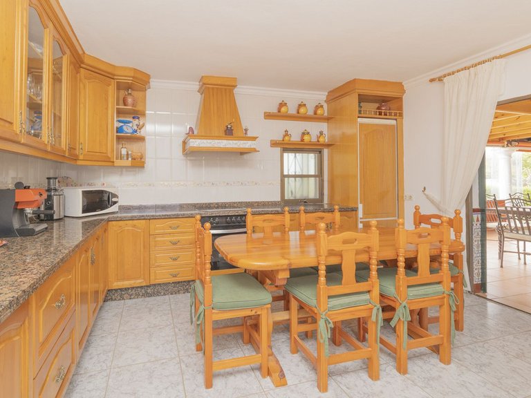 Villa for Sale in Las Chapas, Malaga 26