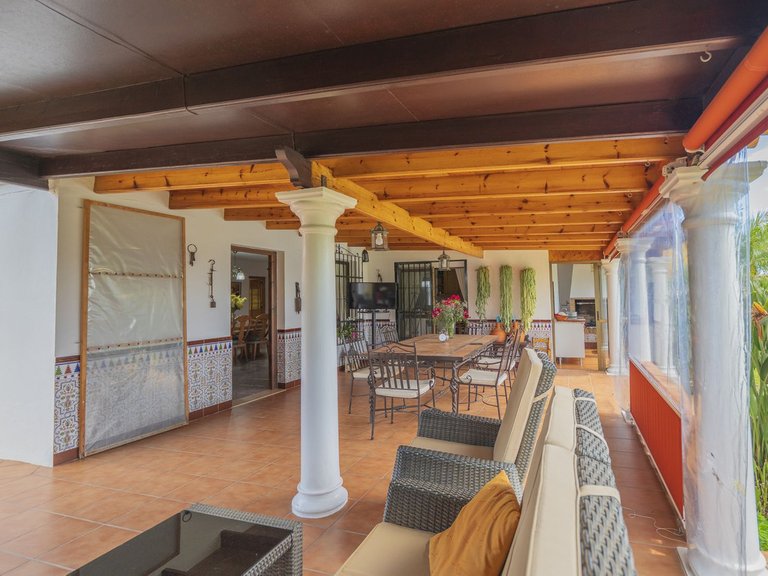Villa for Sale in Las Chapas, Malaga 4