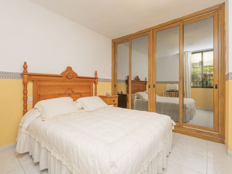 Villa for Sale in Las Chapas, Malaga 9