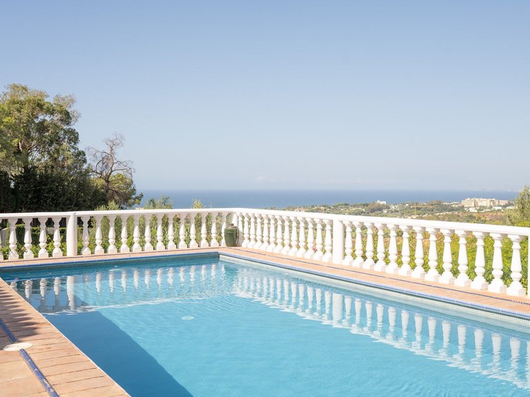 Villa for Sale in El Rosario, Malaga 10