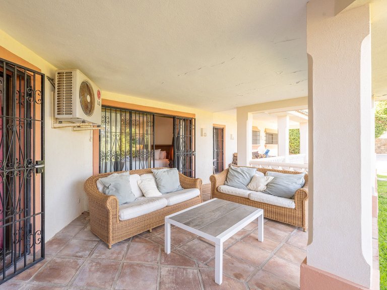 Villa for Sale in El Rosario, Malaga 14
