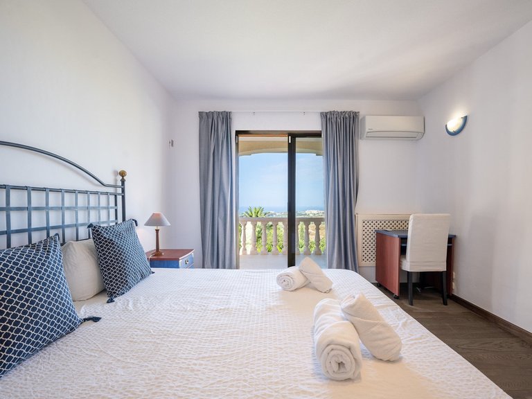 Villa for Sale in El Rosario, Malaga 19