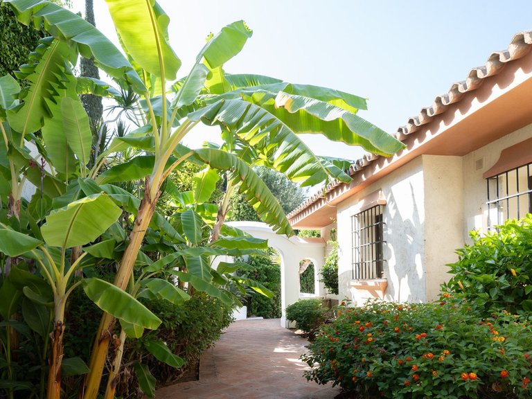 Villa for Sale in El Rosario, Malaga 27