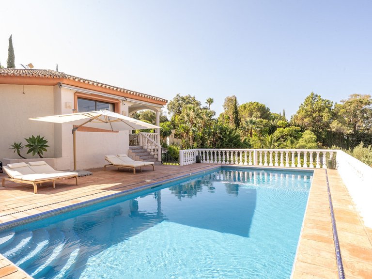 Villa for Sale in El Rosario, Malaga 7