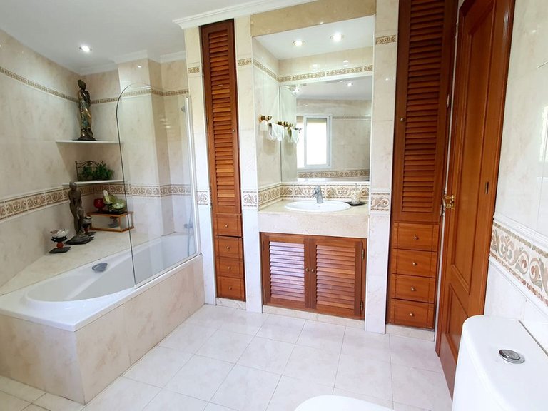 Apartment for Sale in Fuengirola, Malaga 18