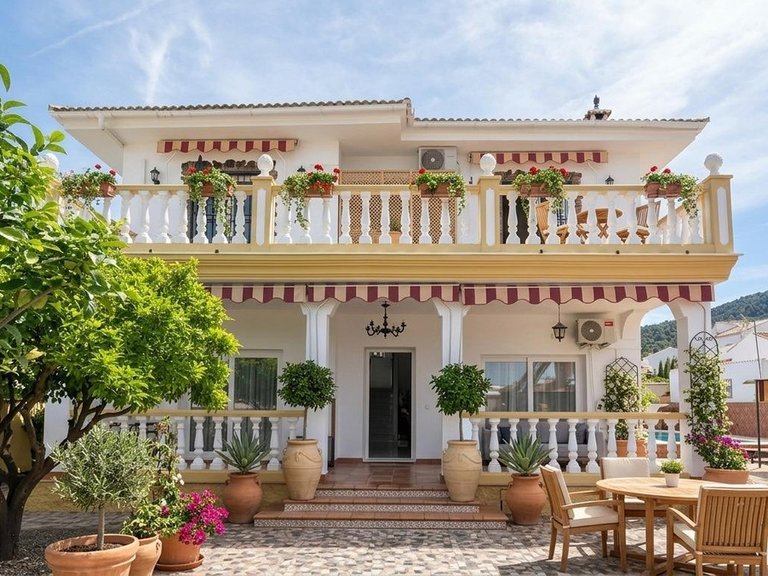 Villa for Sale in Alhaurín De La Torre, Malaga 1