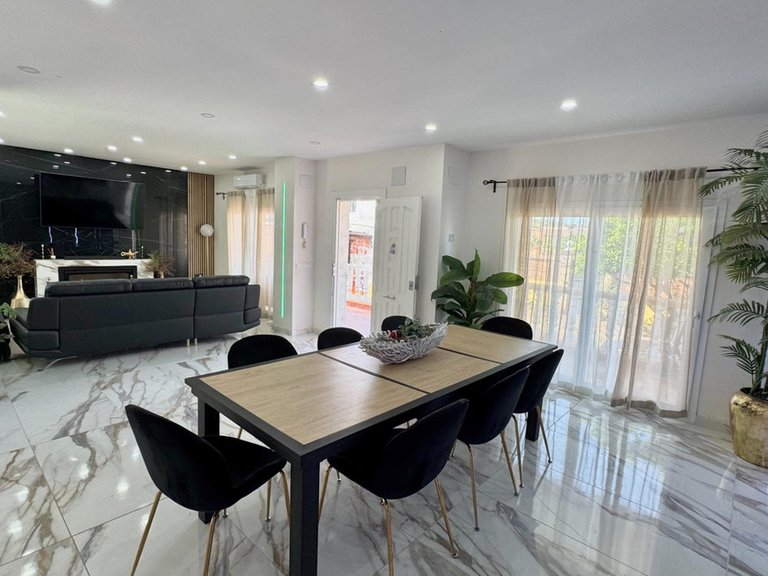 Villa for Sale in Alhaurín De La Torre, Malaga 12