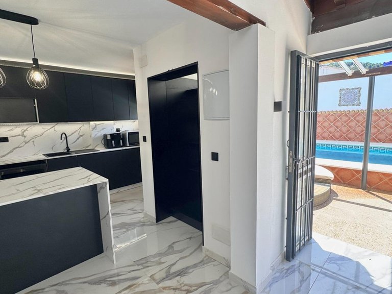 Villa for Sale in Alhaurín De La Torre, Malaga 17