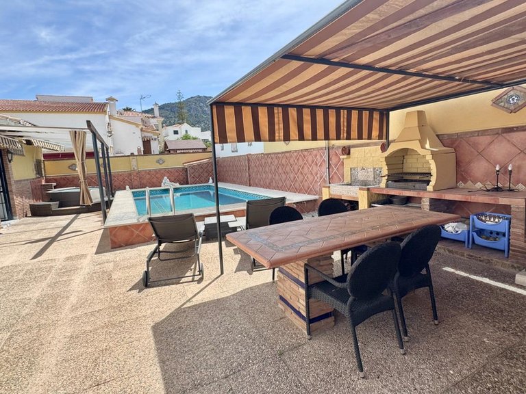 Villa for Sale in Alhaurín De La Torre, Malaga 31