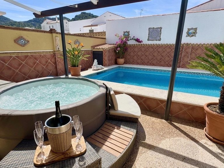 Villa for Sale in Alhaurín De La Torre, Malaga 4