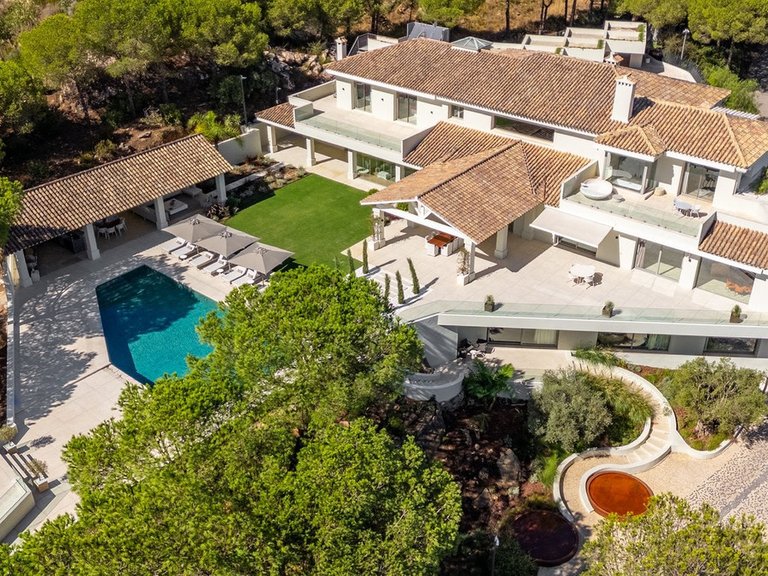 Villa for Sale in Sotogrande, Cadiz 1