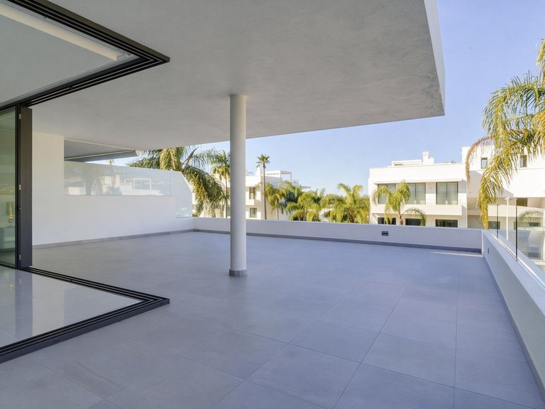 Apartment for Sale in New Golden Mile, Malaga 19
