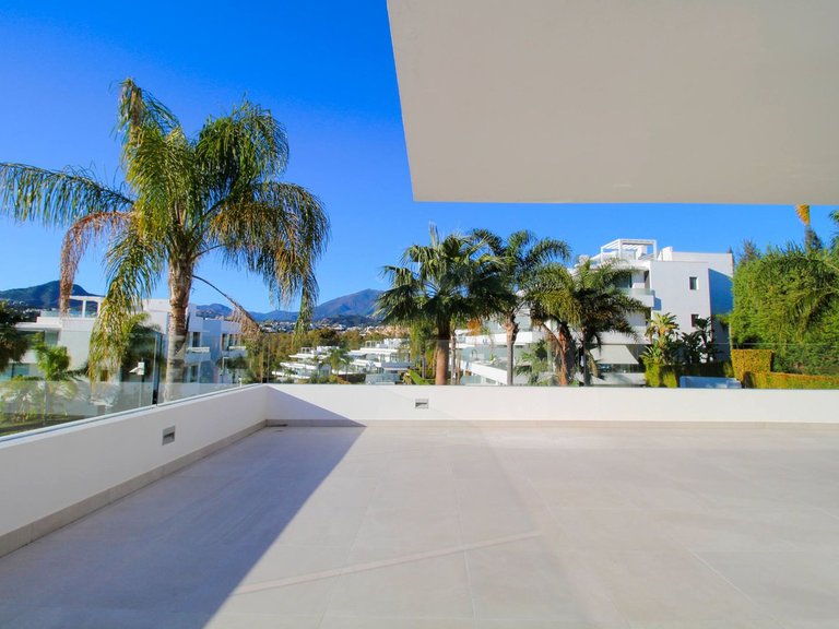 Apartment for Sale in New Golden Mile, Malaga 2