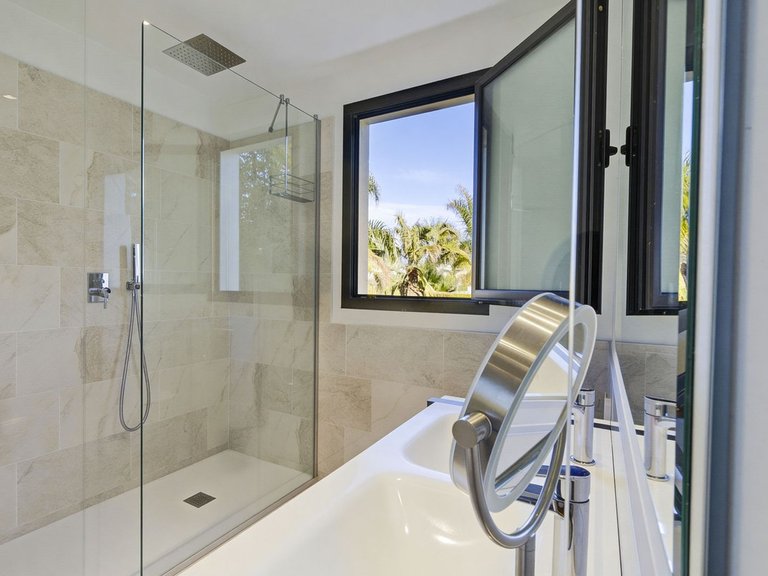 Apartment for Sale in New Golden Mile, Malaga 23