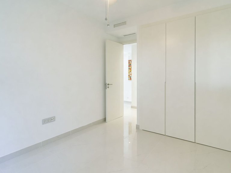 Apartment for Sale in New Golden Mile, Malaga 25