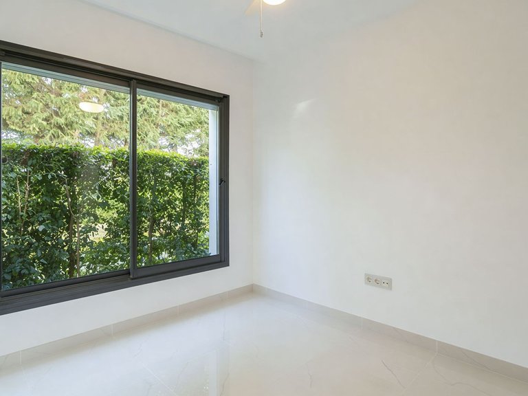 Apartment for Sale in New Golden Mile, Malaga 28