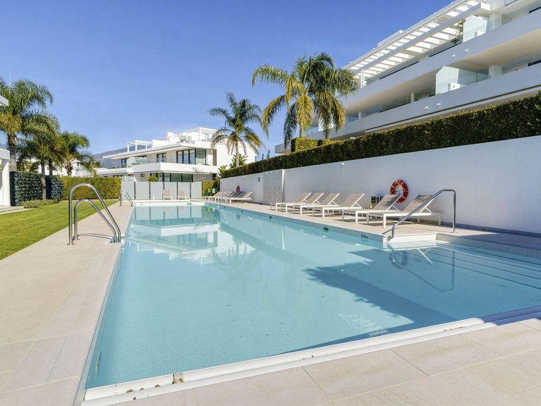 Apartment for Sale in New Golden Mile, Malaga 34