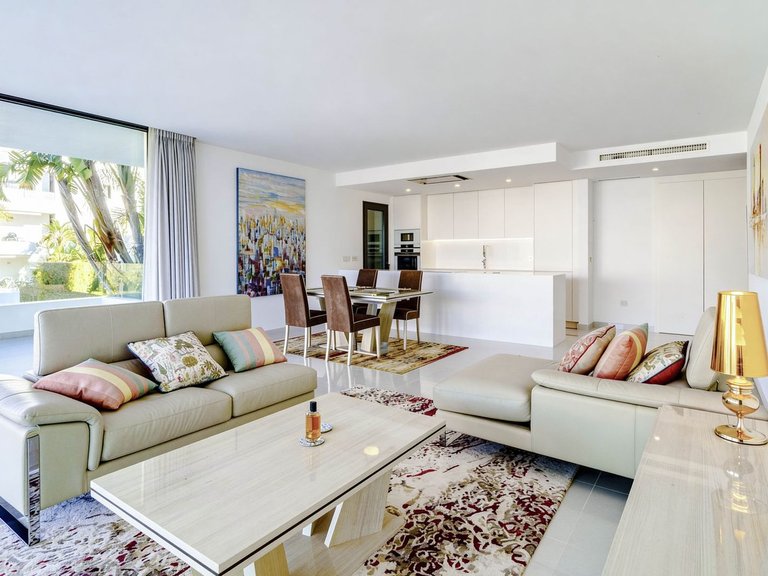 Apartment for Sale in New Golden Mile, Malaga 4