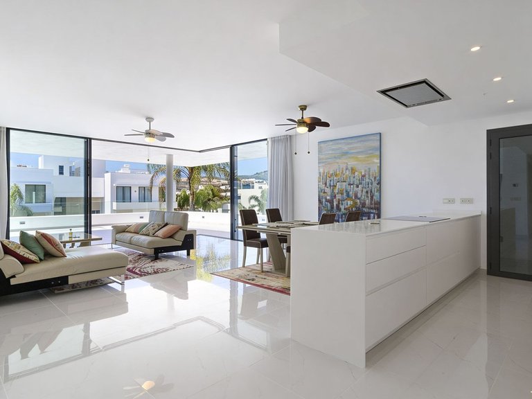 Apartment for Sale in New Golden Mile, Malaga 5
