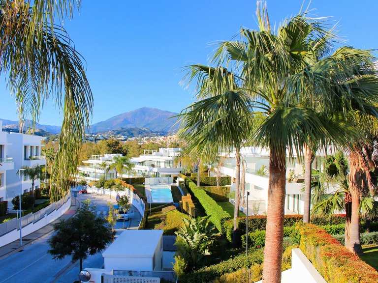 Apartment for Sale in New Golden Mile, Malaga 6