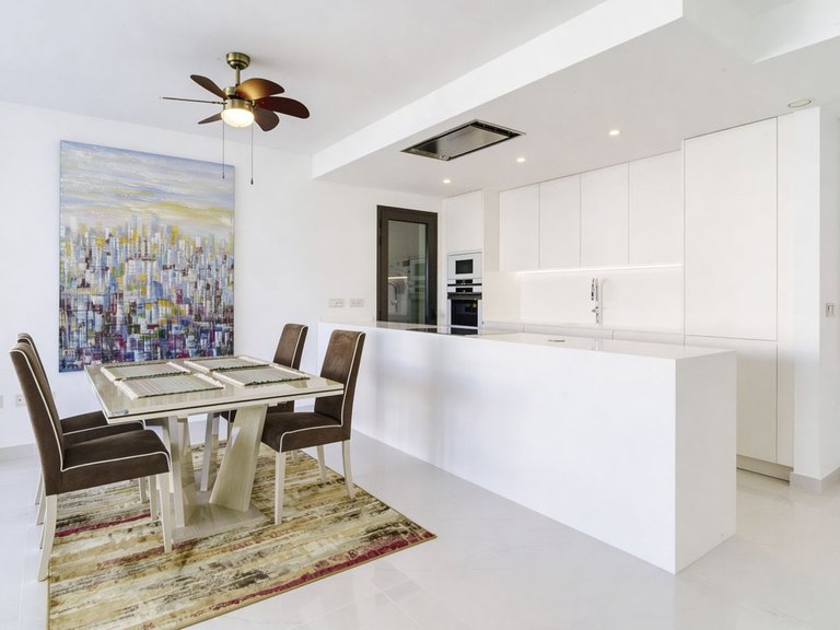 Apartment for Sale in New Golden Mile, Malaga 8