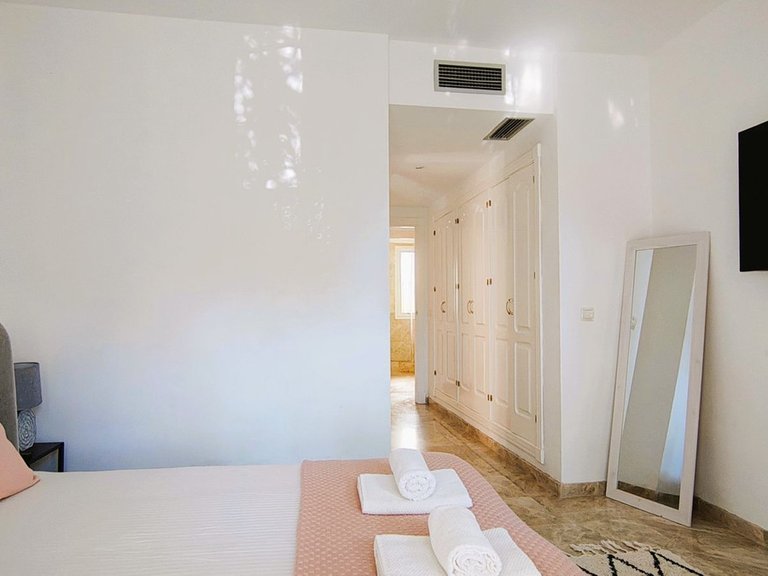 Apartment for Sale in Nueva Andalucía, Malaga 33