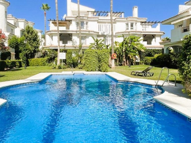 Apartment for Sale in Nueva Andalucía, Malaga 39