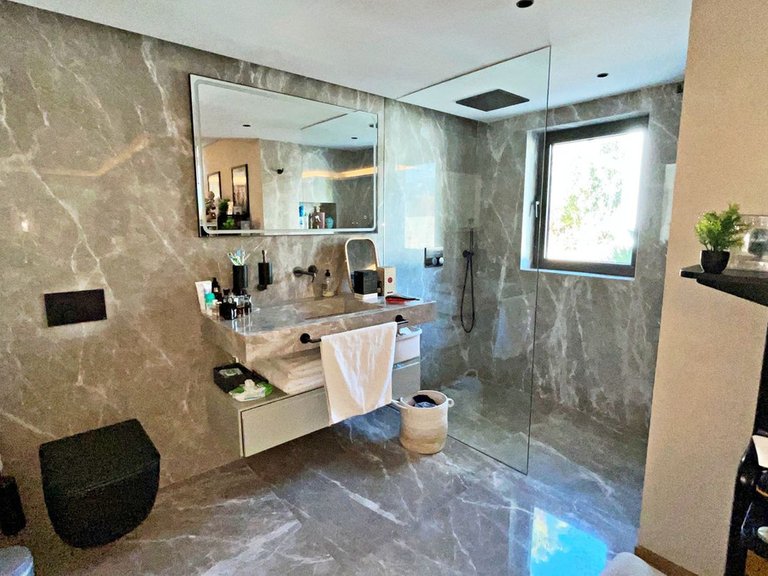Villa for Sale in Benahavís, Malaga 25