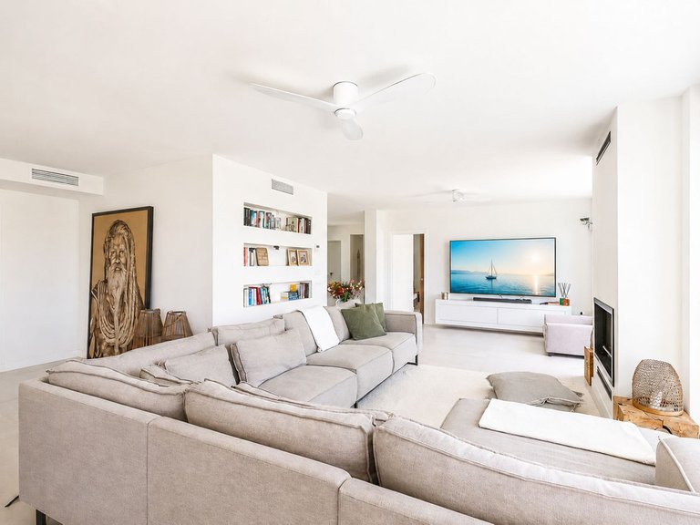 Villa for Sale in Torrequebrada, Malaga 10