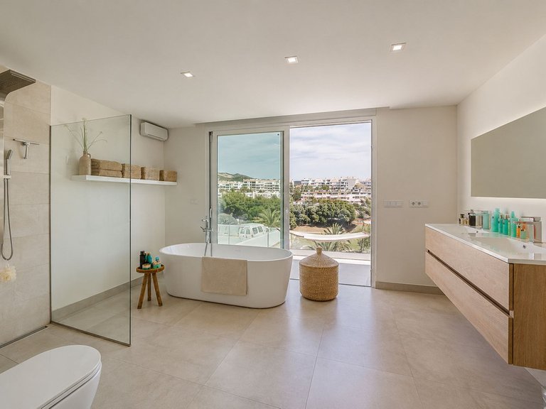 Villa for Sale in Torrequebrada, Malaga 16
