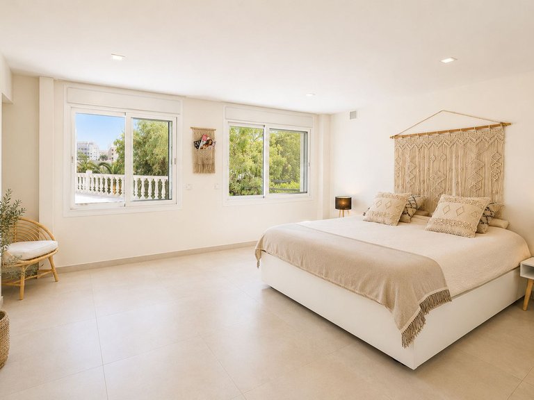 Villa for Sale in Torrequebrada, Malaga 35