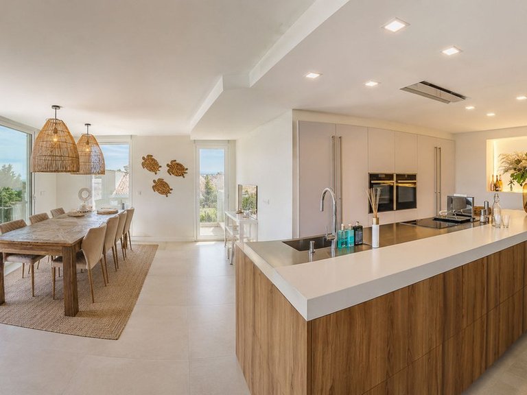 Villa for Sale in Torrequebrada, Malaga 8