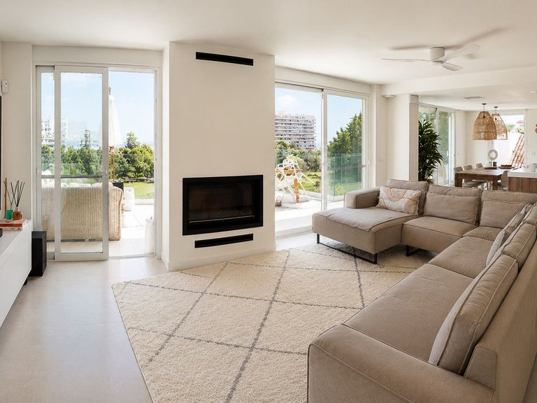 Villa for Sale in Torrequebrada, Malaga 9