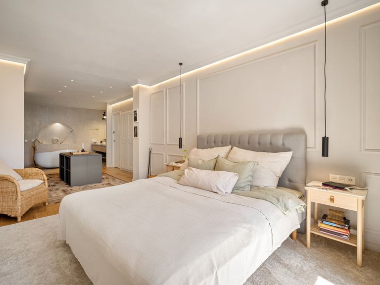 Villa for Sale in The Golden Mile, Malaga 32