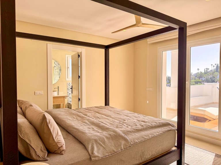 Apartment for Sale in Nueva Andalucía, Malaga 37