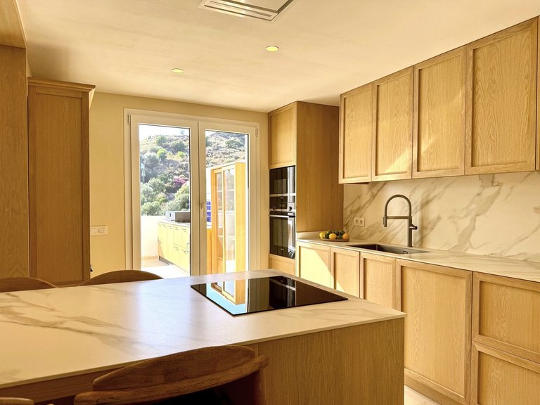 Apartment for Sale in Nueva Andalucía, Malaga 5