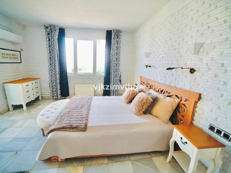 Villa for Sale in Benalmadena Pueblo, Malaga 11