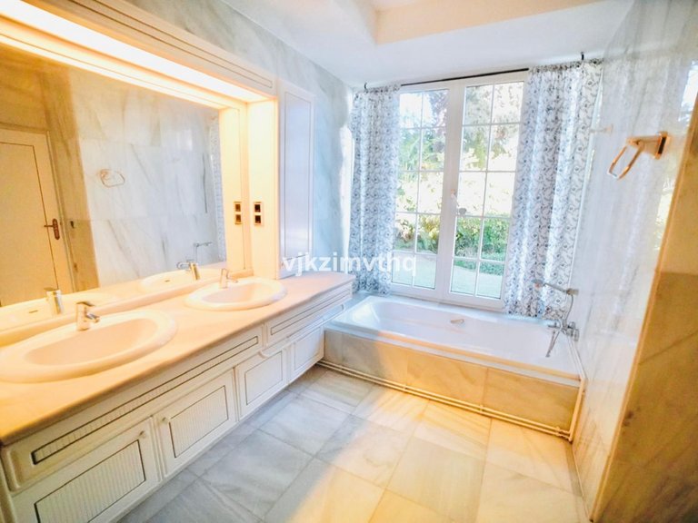 Villa for Sale in Benalmadena Pueblo, Malaga 13